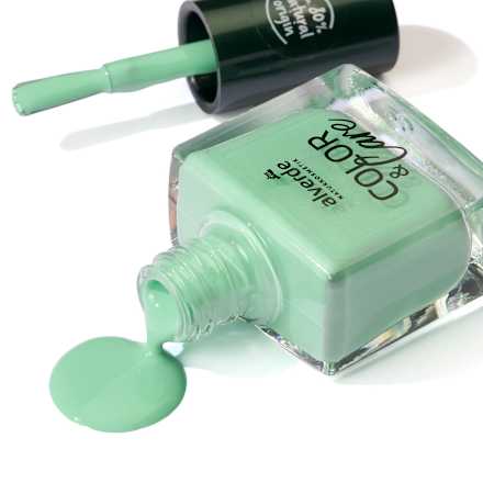 Nagellack Color & Care 250 Delicate Mint, 10 ml
