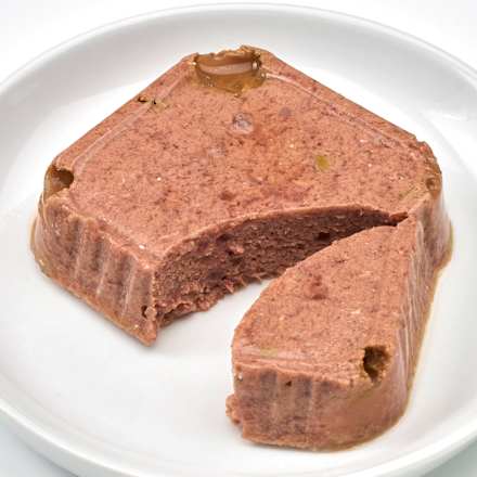 Nassfutter Katze reich an Bio Rind mit Kalb & Erbsen, 100 g