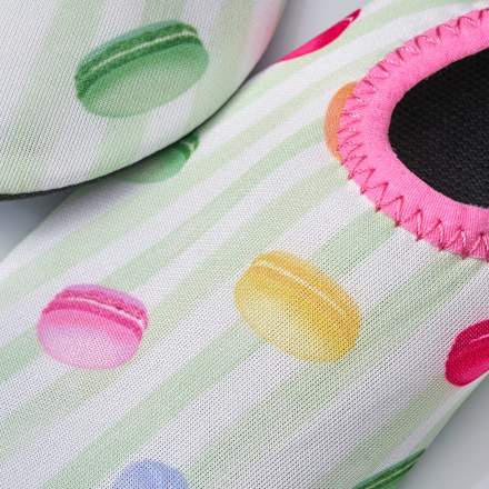 Badeschuhe mit Macaron-Muster, grün & rosa, Gr. 29/30, 1 St
