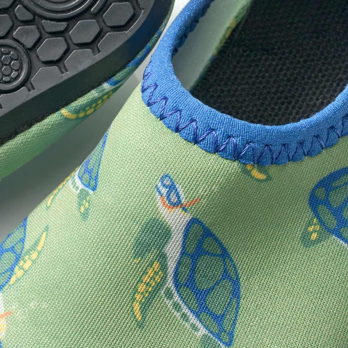 PUSBLU Badeschuhe mit Schildkröten-Muster, grün + blau, Gr. 21/22, 1 St