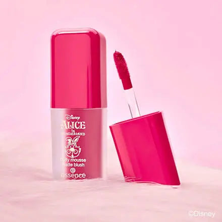 Blush Disney Alice In Wonderland Fluffy Mousse Matte 02 So Paw-Dorable, 3,7 g essence