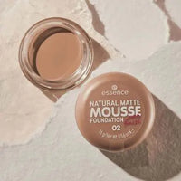 Foundation Natural Matte Mousse 02, 16 g essence