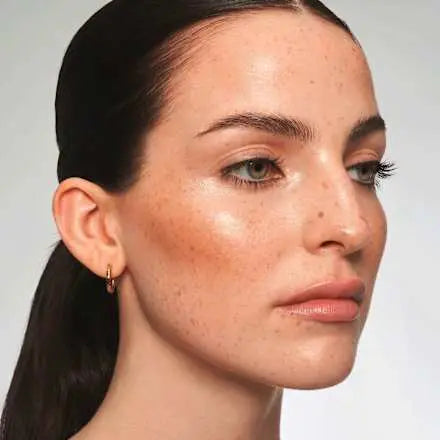 Highlighter All Over Glow Tint 020 Keep Blushing, 15 ml CATRICE