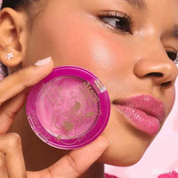 Lippen & Wangenfarbe Disney Alice In Wonderland PH-Reacting Lip & Cheek Balm 01 Team Fun, 3,6 g essence