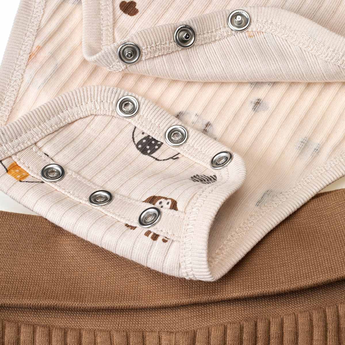 ALANA Geschenkbox mit Body & Hose mit Mitwachsfunktion und Halstüchern, beige, Gr. 62/68, 1 St