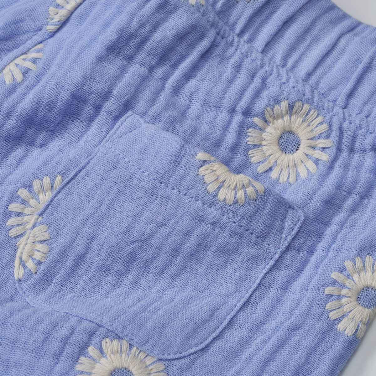 ALANA Hose aus Musselin mit Blumen-Stickerei & weitem Schnitt, lila, Gr. 122, 1 St