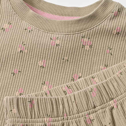 Pyjama met ribstructuur en bloemenpatroon, bruin, maat 104, 1 stuk