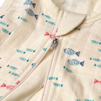 ALANA Schlafsack 0,5 TOG aus Musselin mit Fisch-Muster, beige, 80 cm, 1 St