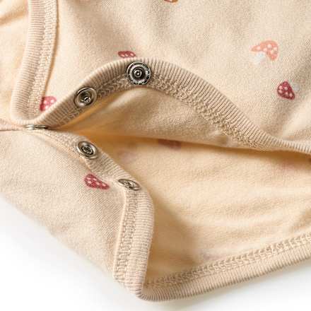 Wickelbody Langarm mit Pilz-Muster, beige, Gr. 62/68, 1 St