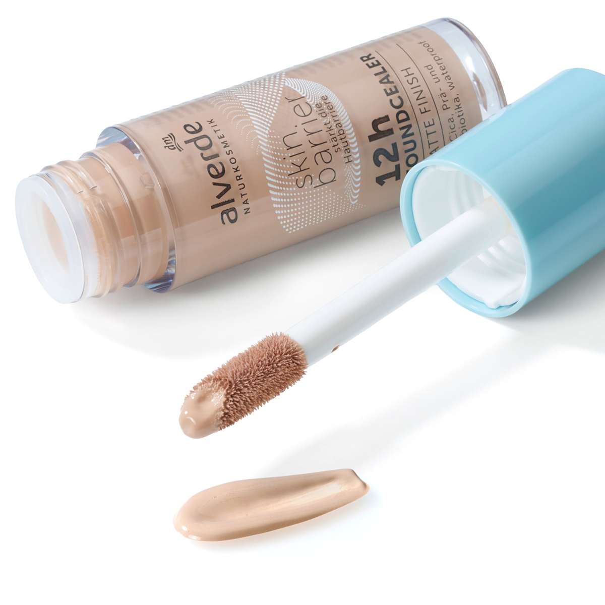 alverde NATURKOSMETIK Foundcealer Skin Barrier 12h Matte Finish 10 Cool, 15 ml