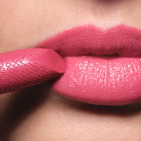 Lippenstift Iconic 330 Love Story LSF 15, 4 g