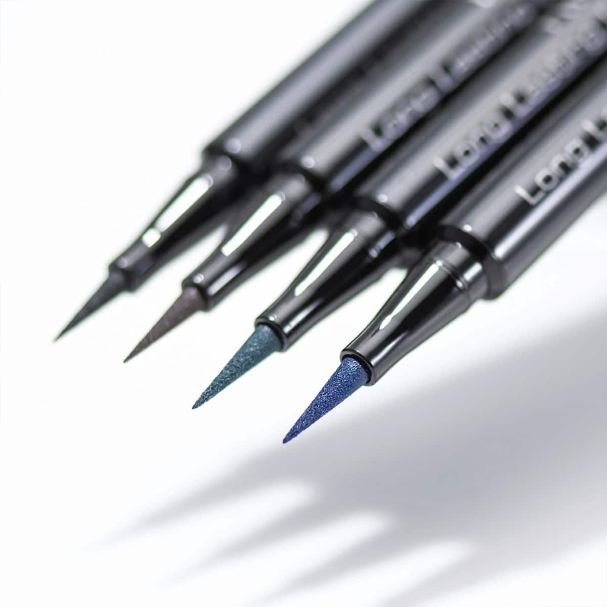 Vloeibare eyeliner langhoudend 01 Intens zwart, 0,6 ml