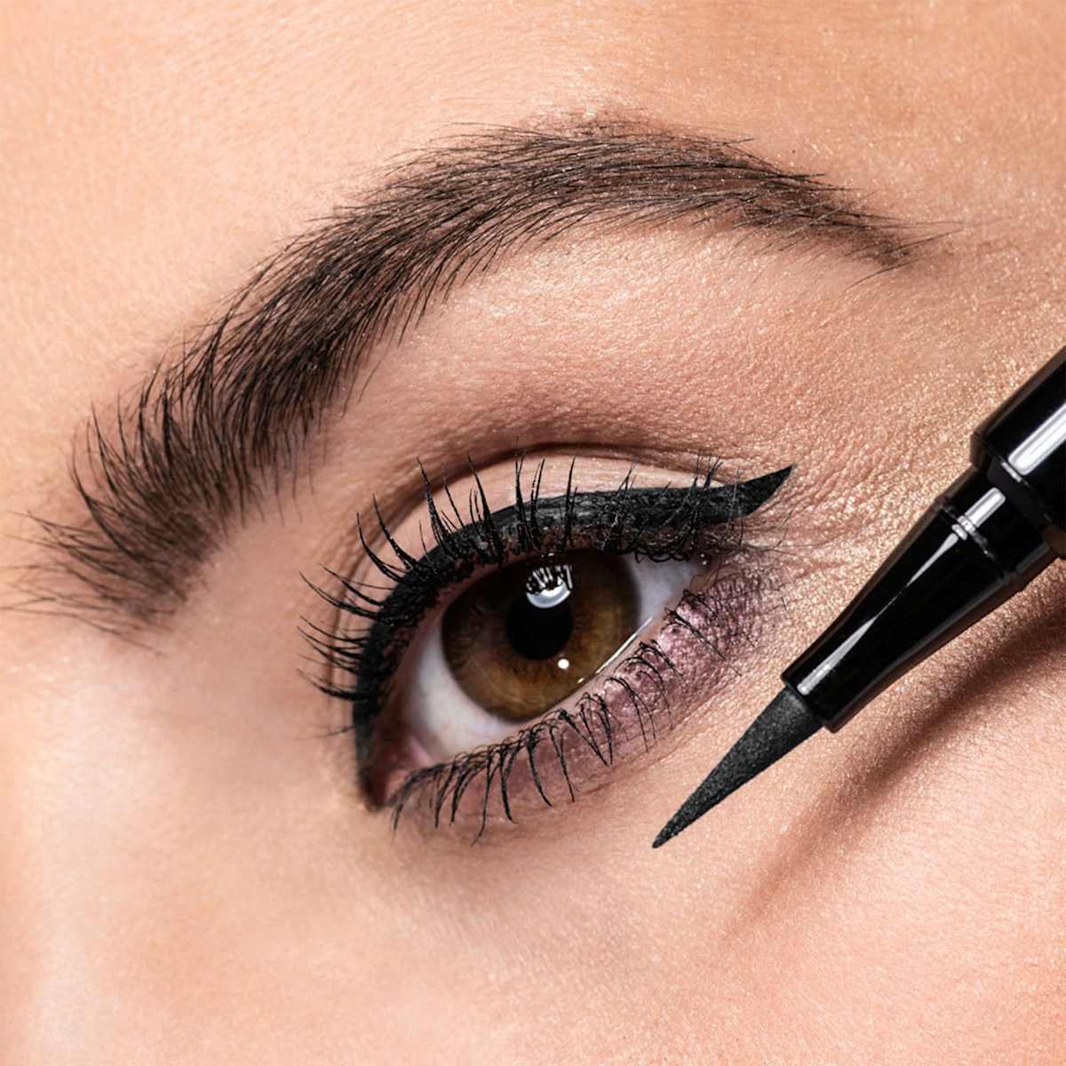 Vloeibare eyeliner langhoudend 01 Intens zwart, 0,6 ml