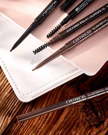 Wenkbrauwpotlood Slim'Matic Ultra Precise Waterproof 050 Chocolade, 0,05 g