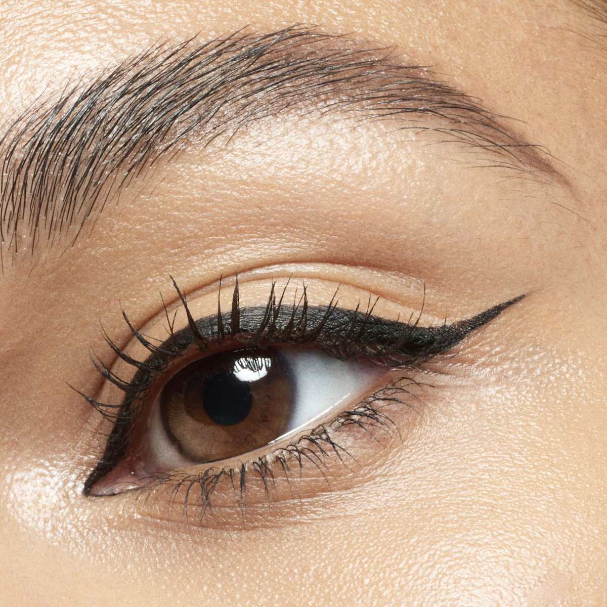 Wenkbrauwmascara Color &amp; Fix 020 Medium Brown, 5 ml