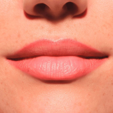 Lipliner Plumping 050 License To Kiss, 0,35 g