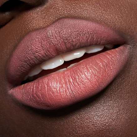 Lipliner Plumping 200 Rosie voelt rooskleurig, 0,35 g