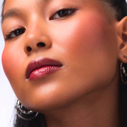 Lippenbalsem Dark Ruby Glow 010 Fiery Temptation, 3,5 g