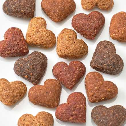 Kattensnack, krokante hartjes met kip, eend en kalkoen, 65 g