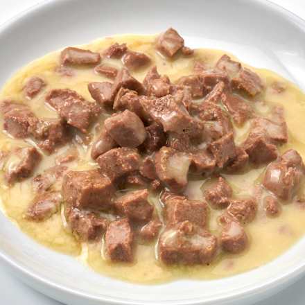 Nassfutter Katze reich an Hähnchengeschnetzeltem an feiner Rahmsoße, Sternenküche, 100 g