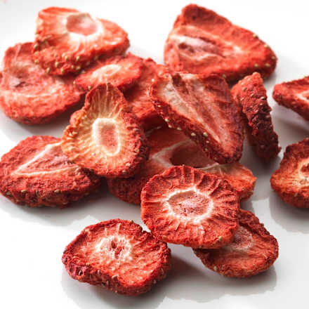 Gedroogd fruit, gevriesdroogde aardbeienschijfjes, 25 g