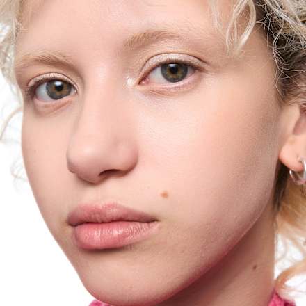 Lidschattenstift Blur Nude 05 Oat Milk Glow, 1,2 g