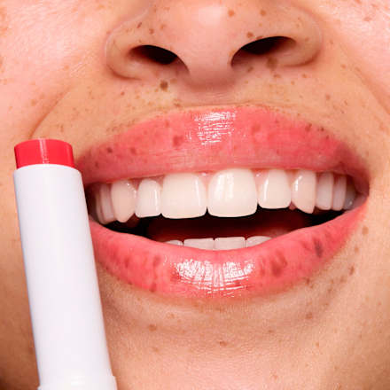 Lippenbalsam Juicy Bomb Glossy 01 One In A Melon, 2,5 g essence