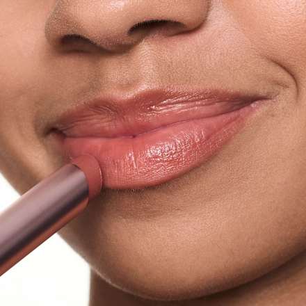 Lippenstift Blur Soufflé Sheer Nude 01 Nude Beige, 3 g