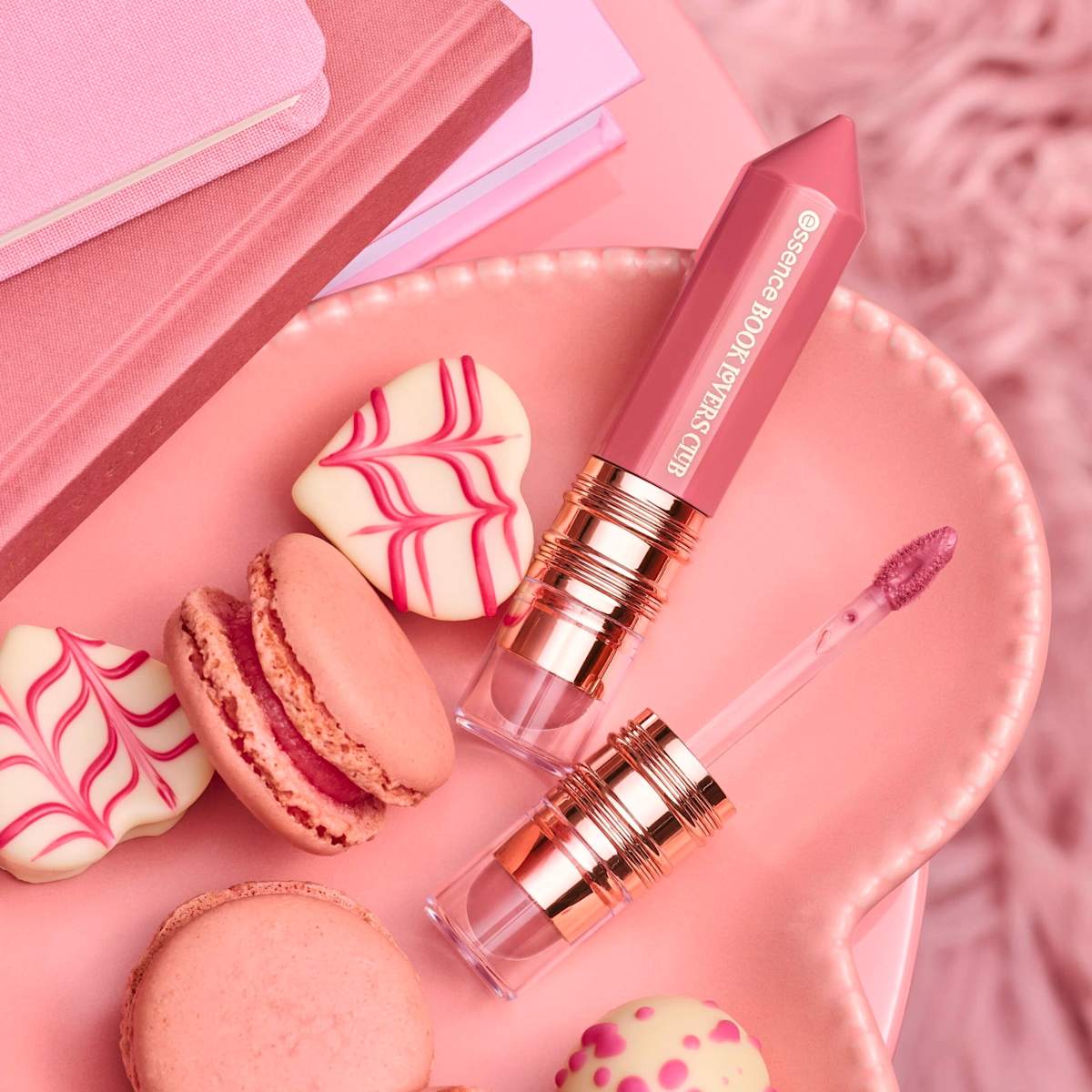 essence Lippenstift Book Lovers Club Blurring Lip Cream 01 Chapter: Happily-Ever-After, 2,5 g