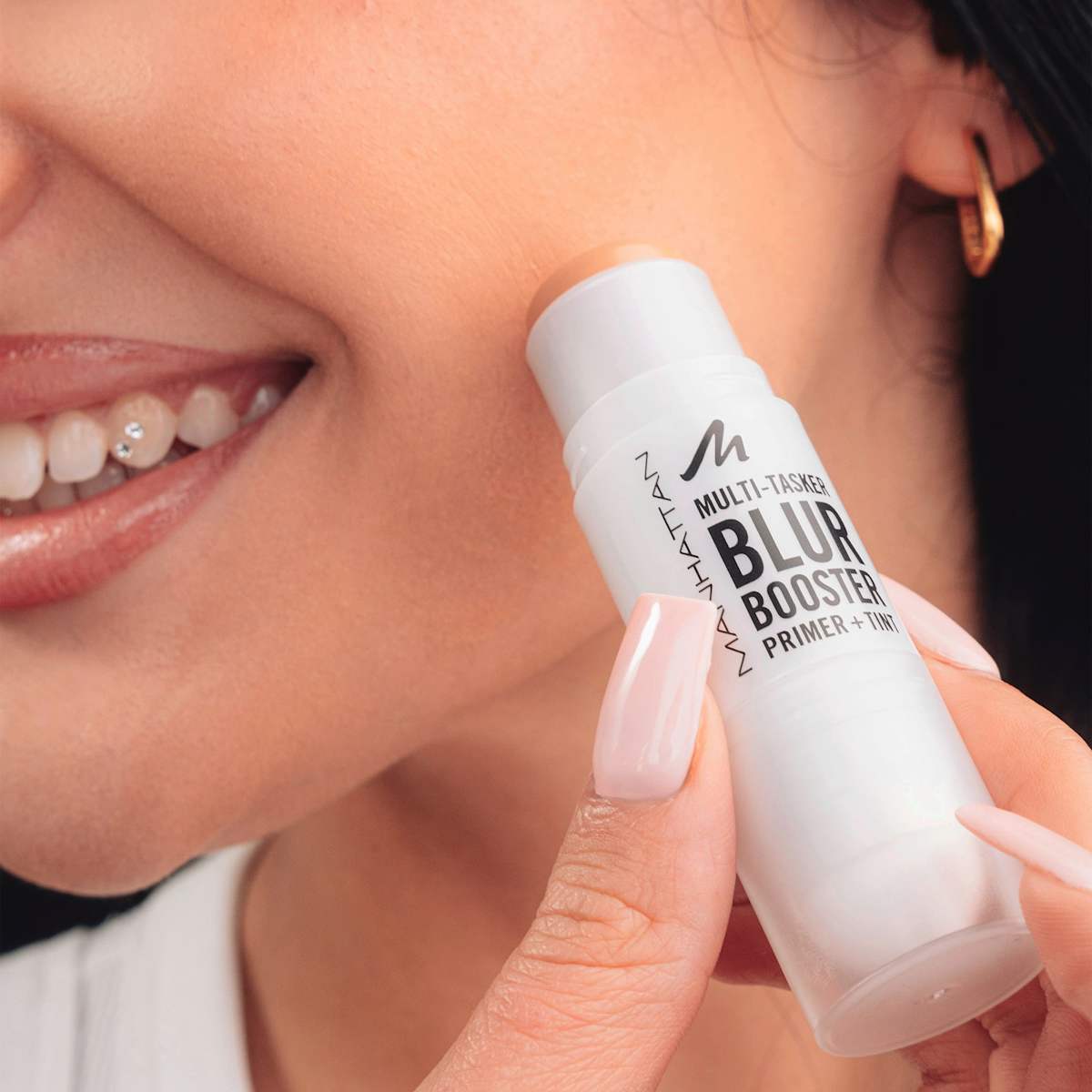 MANHATTAN Cosmetics Multi-Tasker Blur Booster, 50 Sand, 8 g