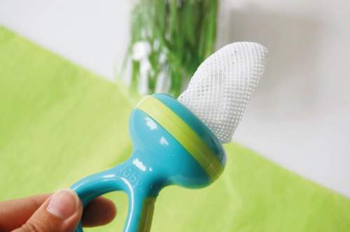 Fruitzuiger met beschermkap, aqua, 1 stuk