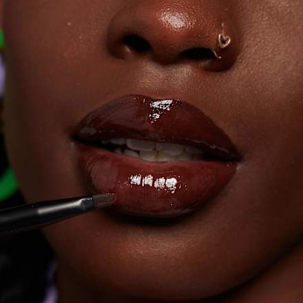 Lipgloss Butter 53 Lava Cake, 8 ml NYX PROFESSIONAL MAKEUP
