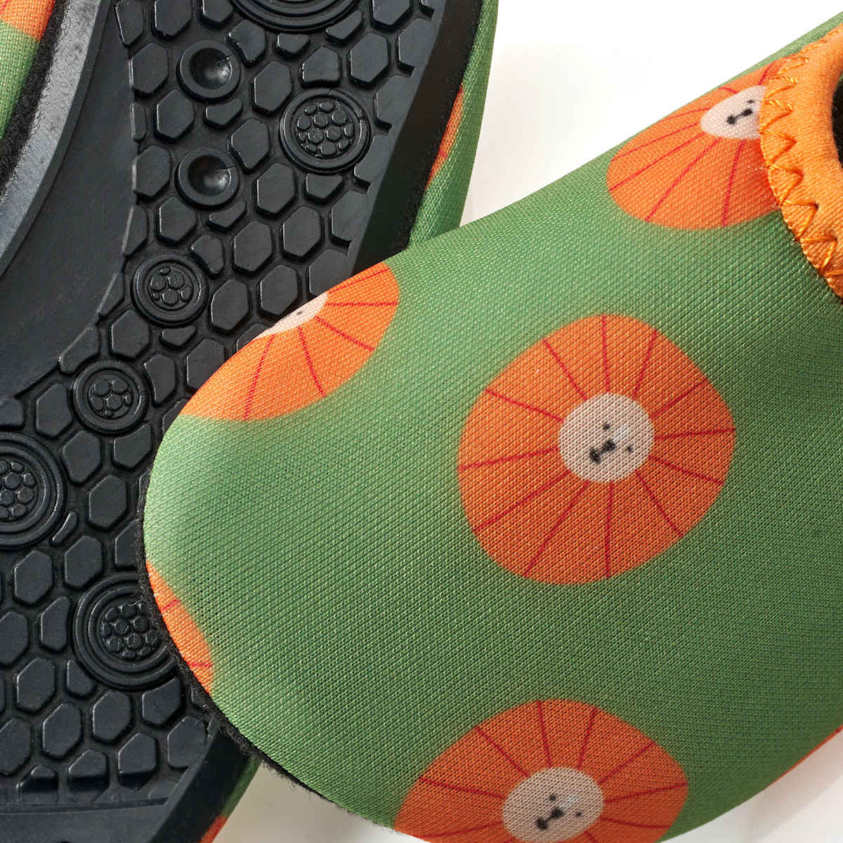 PUSBLU Badeschuhe mit Löwen-Muster, grün + orange, Gr. 23/24, 1 St
