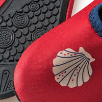 Badeschuhe mit Muschel-Motiv, rot, Gr. 23/24, 1 St