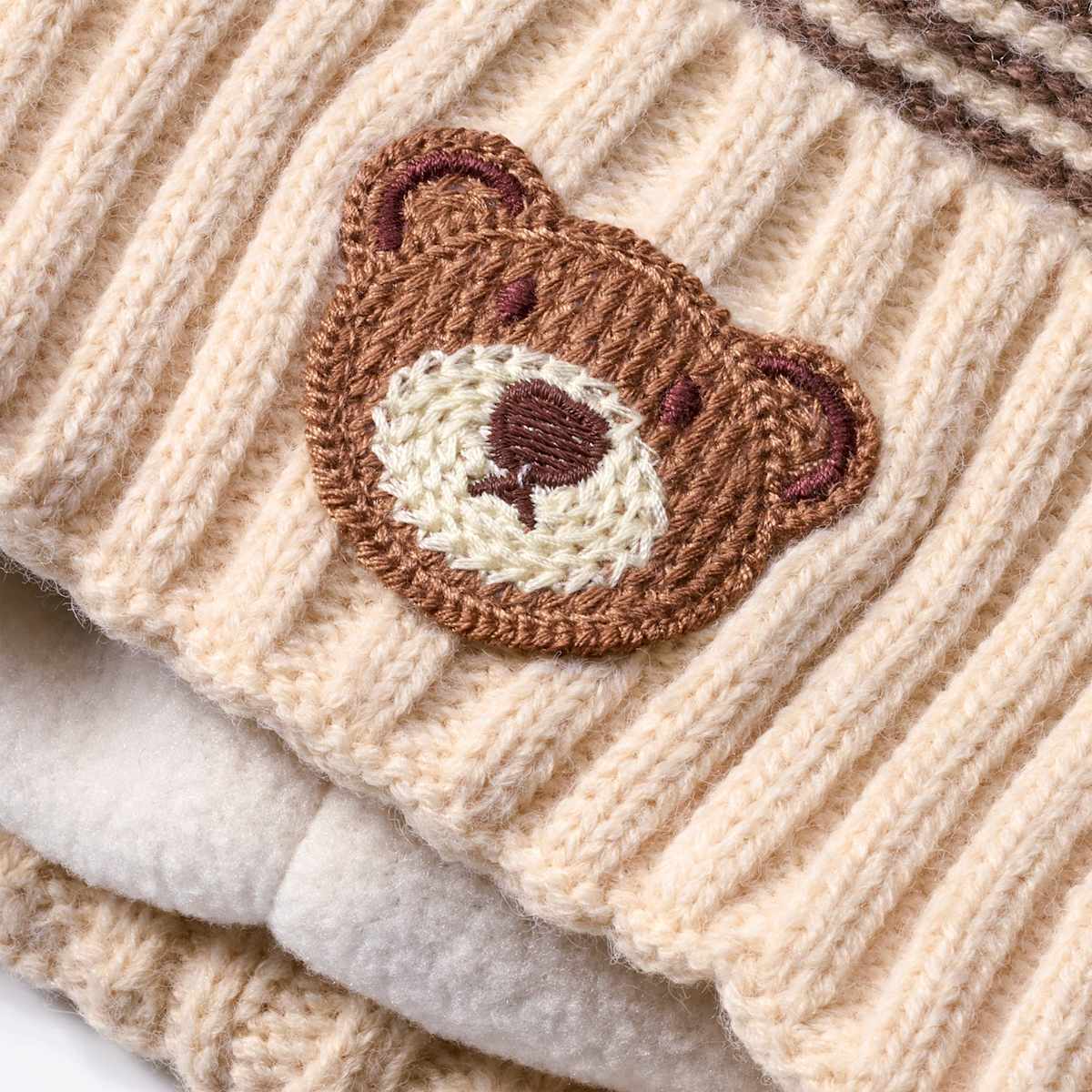 PUSBLU Strickmütze mit Bären-Applikation, beige, Gr. 48/49