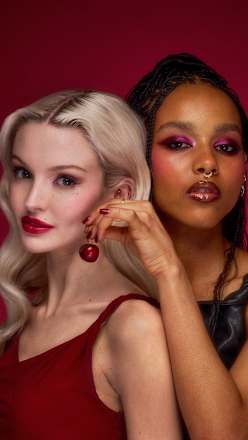 Lidschattenpalette The Cherry Icon Rich Berry, 8,4 ml REVOLUTION