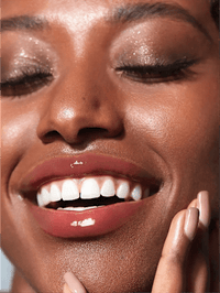 Lippenstift Lip Plumper Shine Sepia Kiss, 2 g