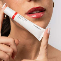 Lipgloss Tinted Cherry LSF 50, 15 ml